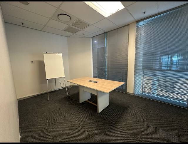 66M² OFFICE TO LET IN SANDTON CENTRAL